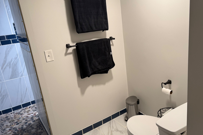 Bathroom - Mimi taylor House