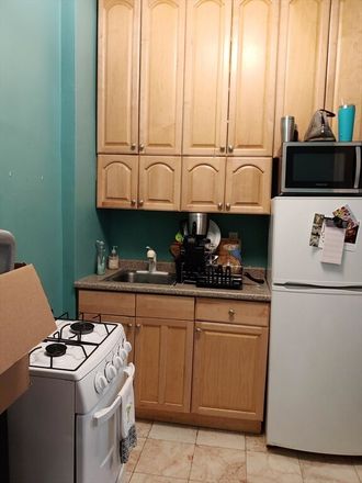 Hub Realty - Brighton, Cleveland Circle, newly renovated studio on green line T, next to Reservoir Condo