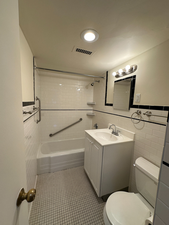 . - 1 BD/1 BA BROOKLINE APT | HEAT & HOT WATER INCL | NO BROKER FEE | AVAILABLE 09/01