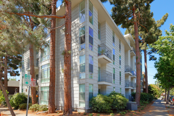 Street View - Studio, 1 bedroom, and 2 bedroom Apartments Units Walk to Campus! 2240 Blake