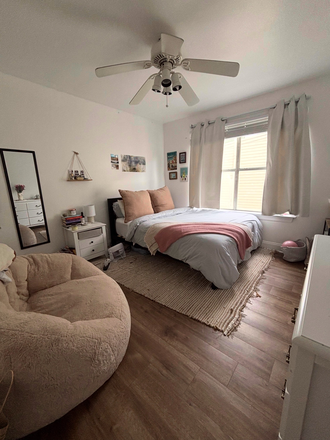 Bedroom - 834 Broadway – 4 Bedrooms | Just a Few Steps Away From Campus & Student Life!