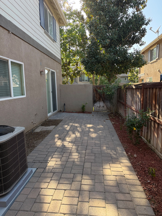 Patio - 3 Bedroom 2.5 Bath Condo for Lease
