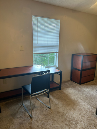 Private room - Immediate Move in, Girls Only, Knight Circle, August 2026-July 2027 Apartments