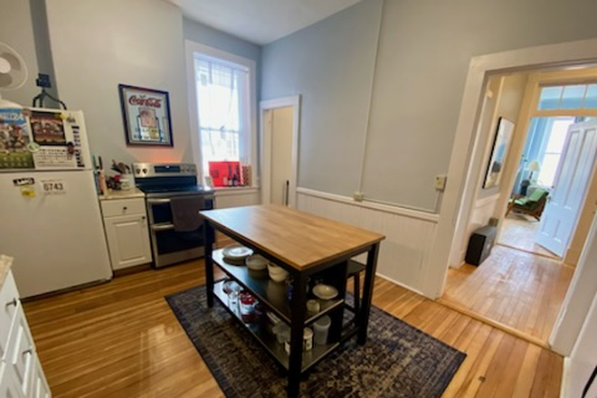 kitchen - Downtown Amherst, 3 bedroom, available 8/1, gleaming hardwood floors, high ceilings Apartments