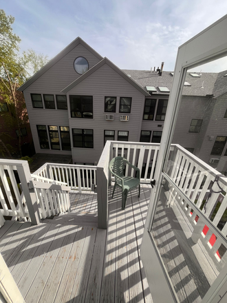 . - Charming Top-Floor 1-Bedroom in Prime Davis Square Location! Apartments