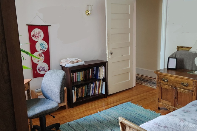 entrance - 1 fully furnished room available in a house with a shared washroom laundry av