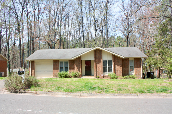 Exterior - Charming 3BR/2BA Home Steps from Duke Forest, 2 miles from Duke Campus and Duke Hospital.