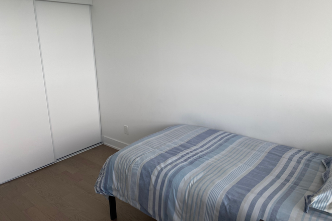 Bedroom - 2 bed 2 bath condo with ensuite laundry