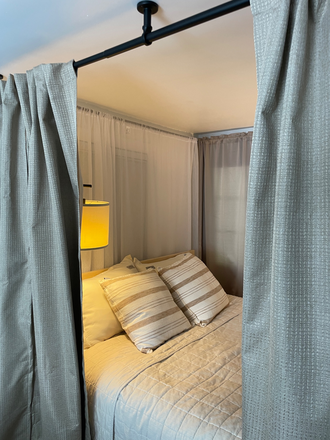 1st floor Queen size bed with blackout curtains - Pearl Cottage in the Historic Northampton Community of Laurel Park