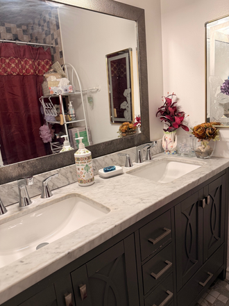 Shared Bathroom - Private room for rent in a shared 3BR Condo unit at Lawrence Avenue E