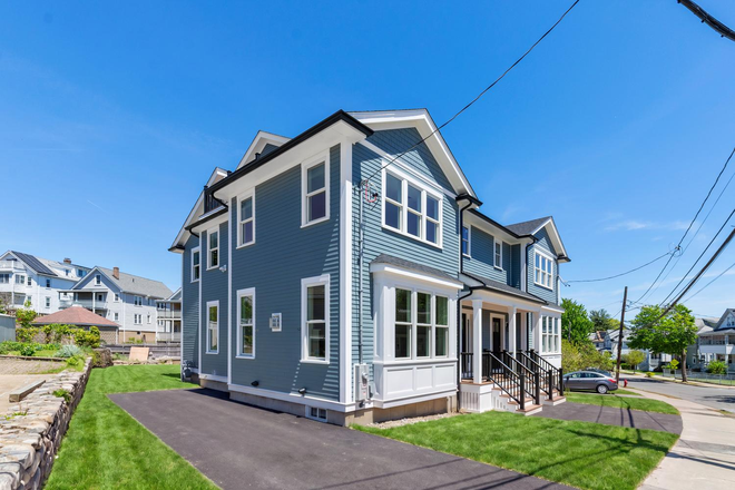 Exterior - New construction luxury home minutes from Boston