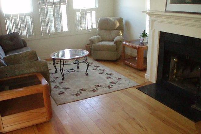 Living room (not furnished) - 3BR Amity Place condo close to campus