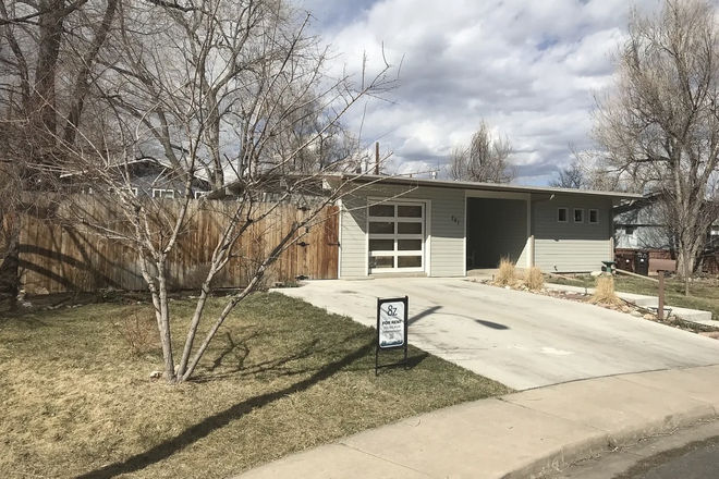 Street View - can send more flicks! - SUMMER SUBLET OR LONG-TERM ROOMMATE NEEDED: Baseline house!