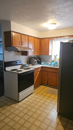 Kitchen - 1 bedroom apartment available close to CWRU