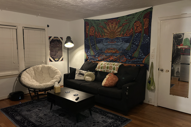 Bedroom 1 - Huge house 3 blocks from campus