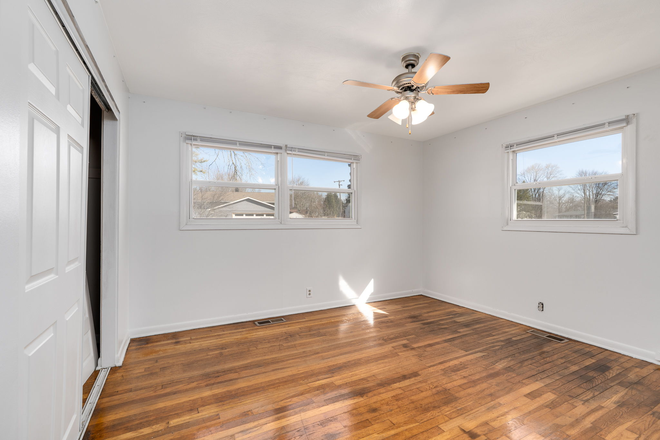 Bedroom2 - Super Life & quiet study house nearby Purdue