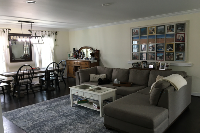 Living room - 3rd Floor private room with full bath 2 blocks from the College House