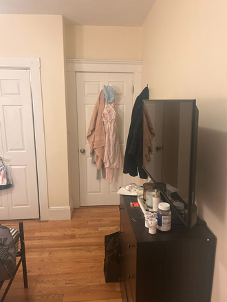 The door in view is the entrance to the room - LOOKING FOR A FEMALE SUMMER SUBLET (MAY-AUGUST) Apartments