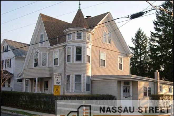 Exterior - 1BR apt-Maple St-Princeton