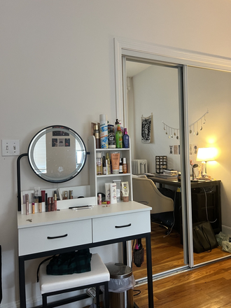 Vacant bedroom - 38 Westland Ave Apartments