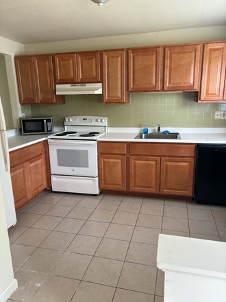 Kitchen - 50 Meadow Street - 2 Bdr. 1.5 BTH (1 Month Free)