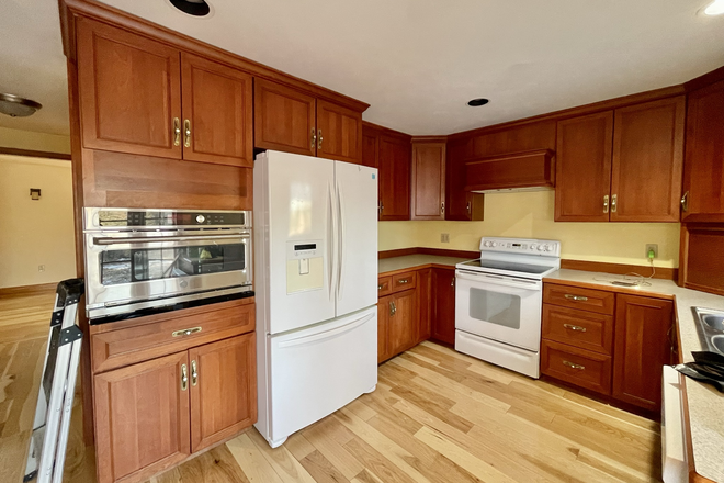 Kitchen - 4 Lawrence Plain Road Duplex