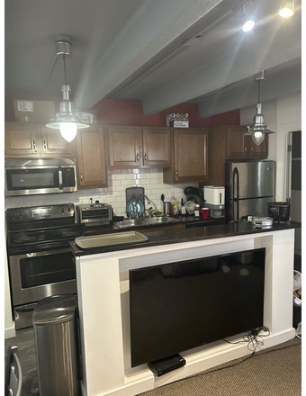 Kitchen and Fridge - Sterling Boulder Apartments