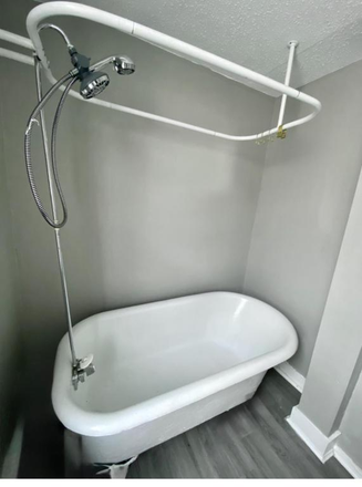 bath - 2 bedroom apartment, walk to campus in under 5 minutes! Avail. August 2026