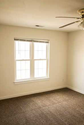 Bedroom - 2 Bedroom 1.5 Bath close to Monroe Park Campus