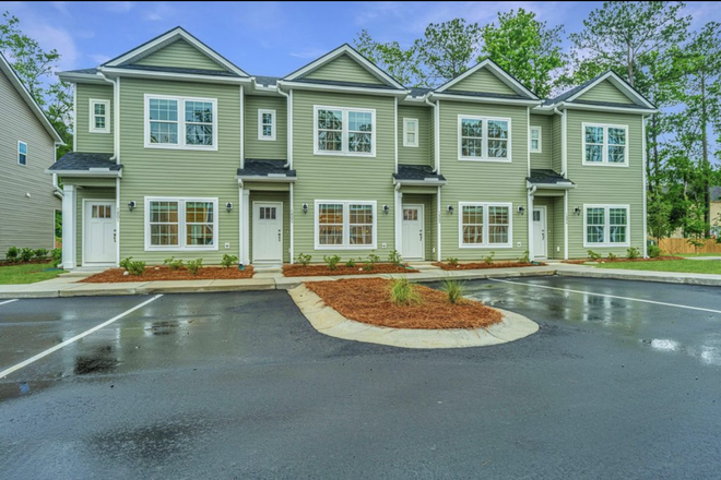 Outside street view - Brand new townhome off of Clements Ferry and close to the new MUSC building!