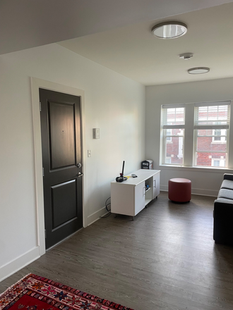 Apartment Room Door - Modern/Affordable Apartment Near Campus