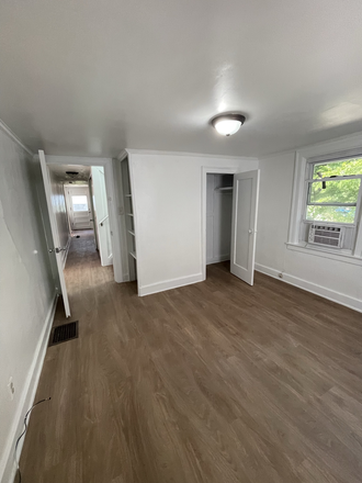 First floor bedroom - G Spot, Close to North Campus House