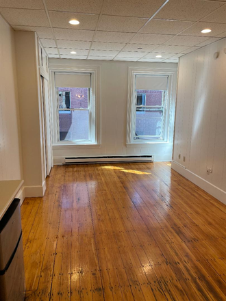 STUDIO - NO BROKER FEE - REMODELED STUDIO APARTMENT AT 272 NEWBURY ST AVAILABLE SEPTEMBER 1, 2026