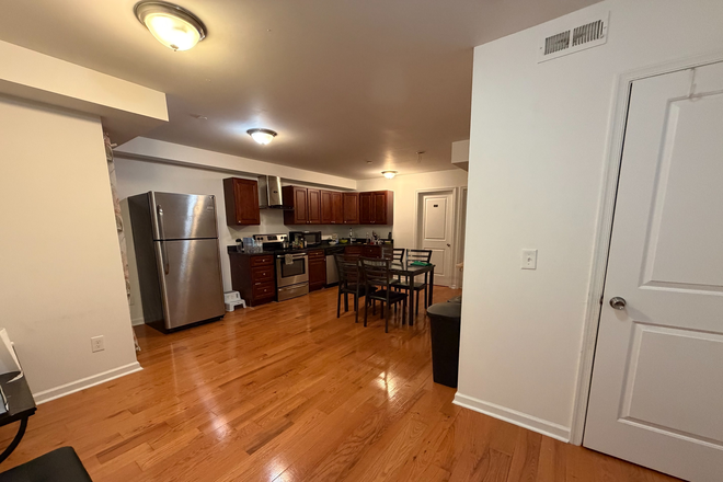 Living room - Apartment with pleasant view, in unit washer-dryer, 2b2b, Unit 4, Room 401