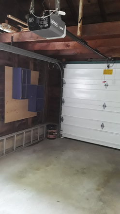 Garage - Quiet 3 Bedroom House