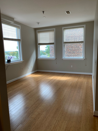 Living room - Eagle Mill Towers - 1 Room/private bathroom close to VCU