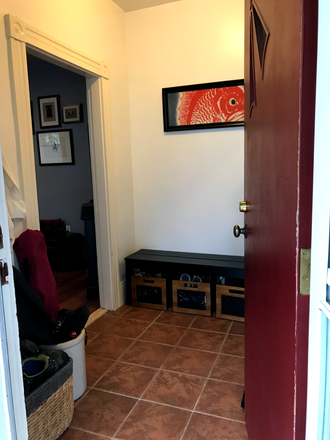 Entryway - Davis Sq Bright 2 Bedroom Apartments