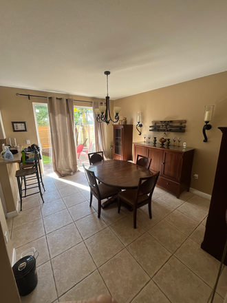 Dining room - Townhouse Rent a Room