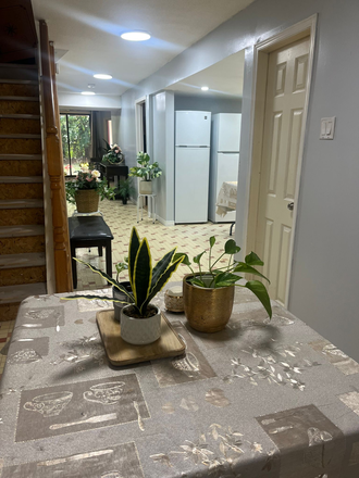 DINING AREA - Affordable 4 Bedroom Student Rental