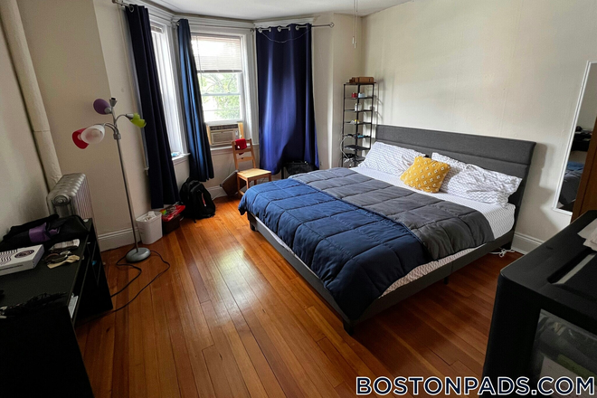 Bedroom - Barrows St