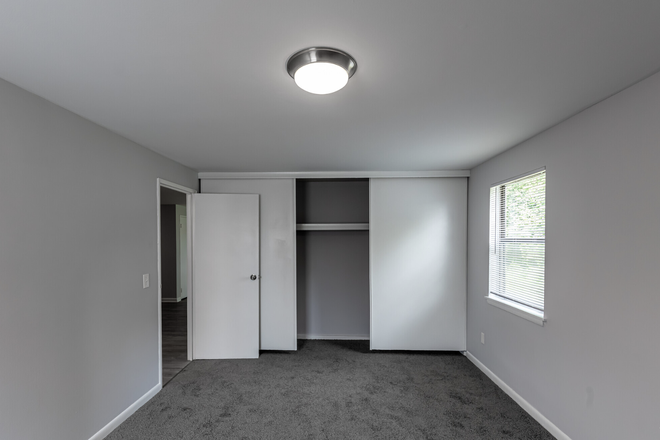 2 similar bedrooms - Meadowview Apartments