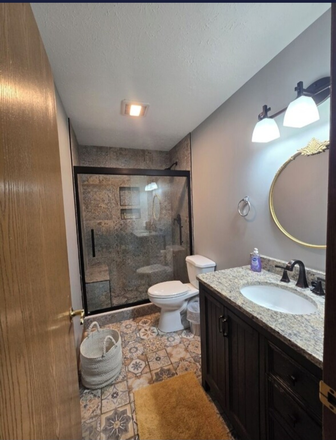 Rest room 1 - Cozy home on Cul-de-sac