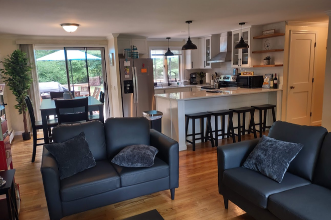 Living/Dining Area - Charlestown Cottage House