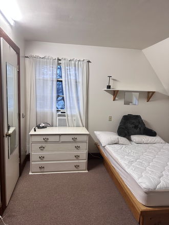 bedroom - Private house on sunset Ave, close to campus