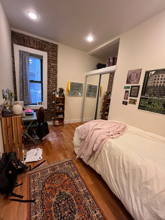 Whole room view - Summer sublet, super close to Northeastern, female roommates!