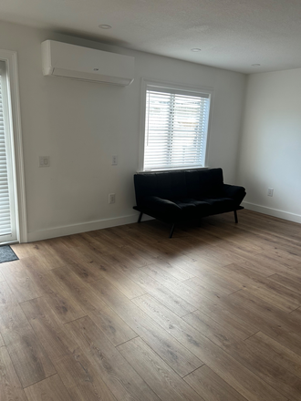 Open area a/c unit - Studio steps from FIU south campus House