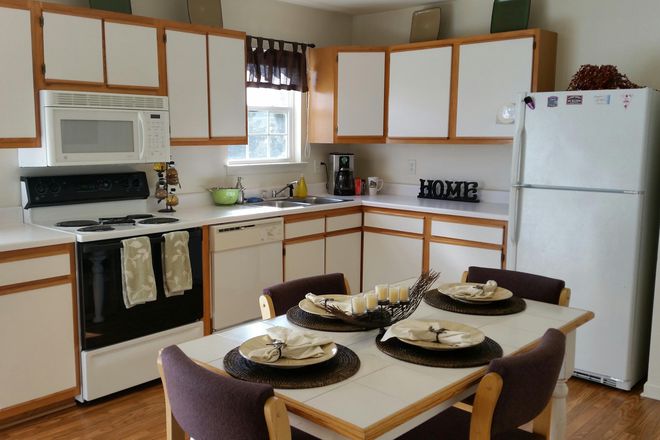 Kitchen - Pheasant Run Townhomes