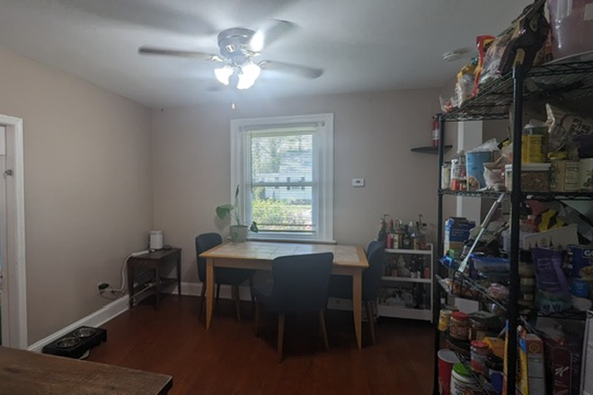 Dinning area - ROOM FOR RENT IN DOWNTOWN COLLEGE PARK
