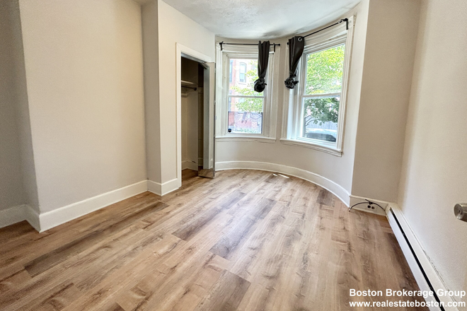 Bedroom - 3 bed on Warwick right near Northeastern! Apartments