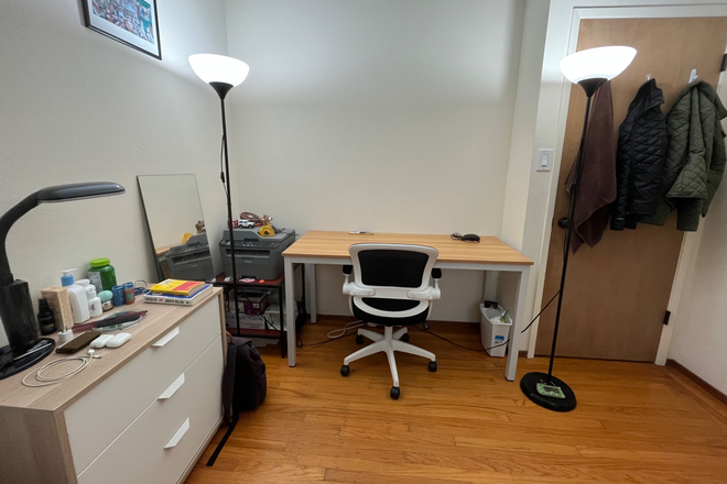 Available room - Private Room in 3 br/1.5ba in North Berkeley Apartments